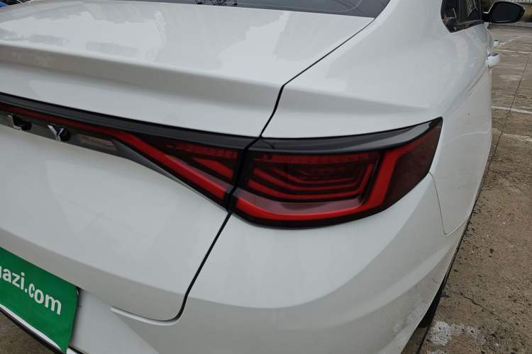 Used Geely Auto Emgrand L 2022 1.4T CVT Flagship Edition Exterior 6