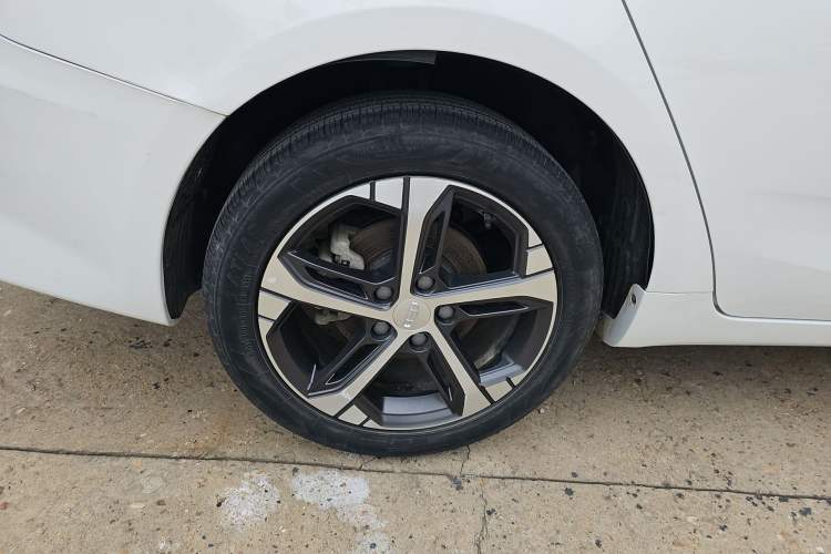 Used Geely Auto Emgrand L 2022 1.4T CVT Flagship Edition Exterior 8