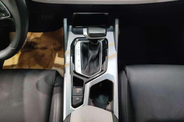 Used Geely Auto Emgrand L 2022 1.4T CVT Flagship Edition Gear Lever