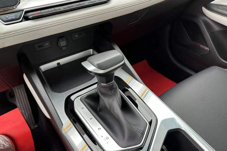 Used Geely Auto Emgrand L 2022 1.4T CVT Flagship Edition Gear Lever