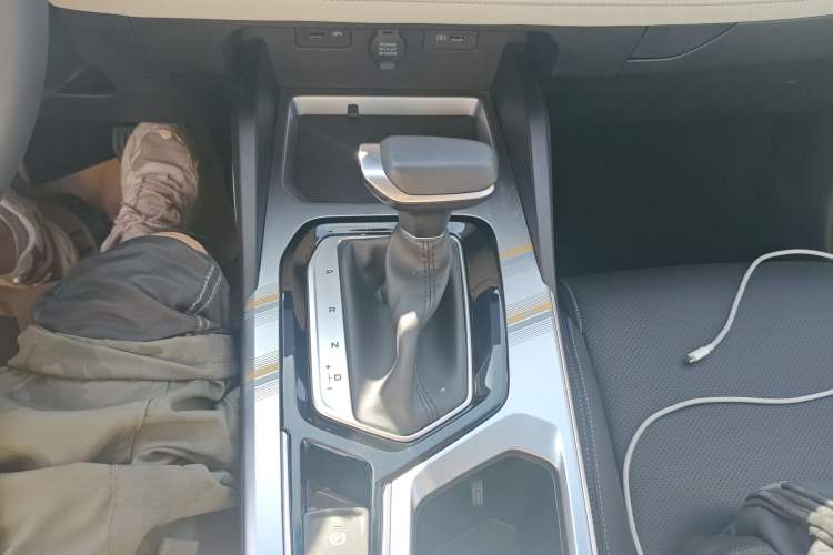 Used Geely Auto Emgrand L 2022 1.4T CVT Flagship Edition Gear Lever