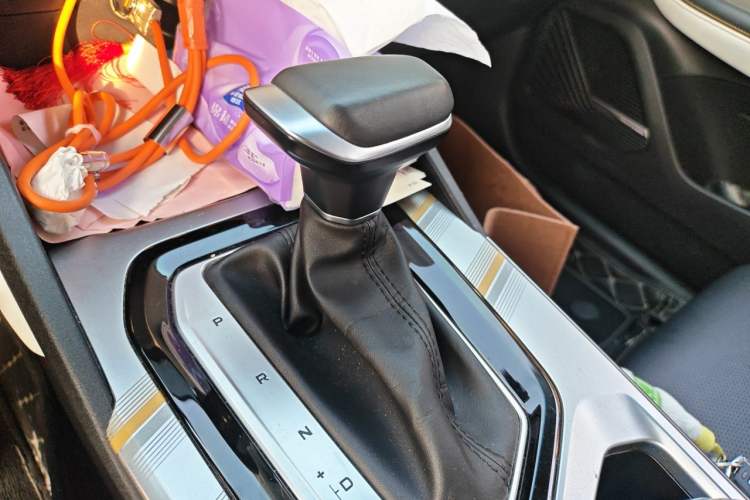 Used Geely Auto Emgrand L 2022 1.4T CVT Flagship Edition Gear Lever