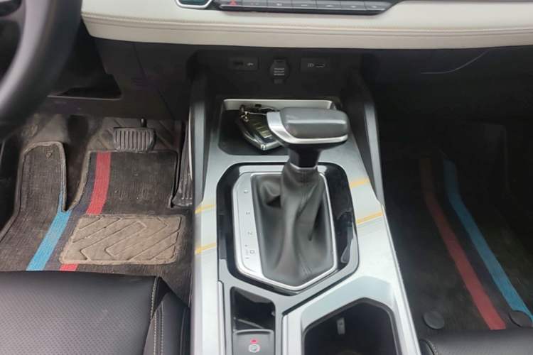 Used Geely Auto Emgrand L 2022 1.4T CVT Flagship Edition Gear Lever