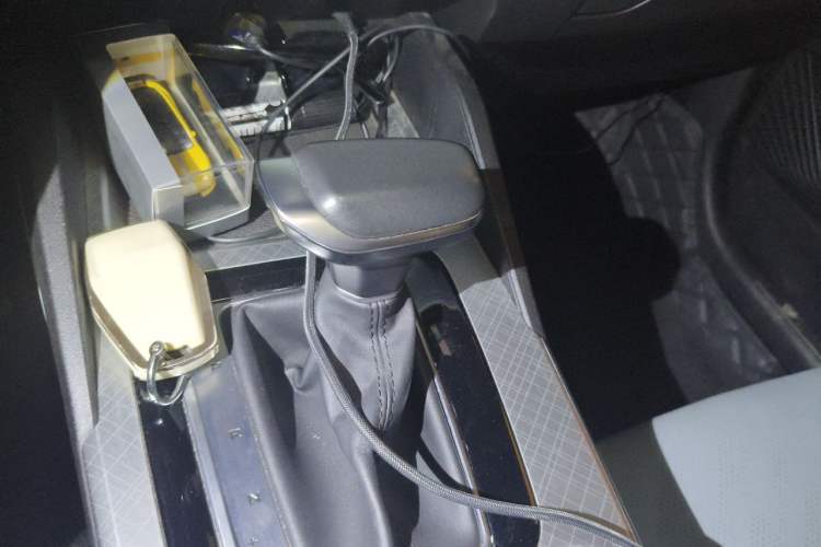 Used Geely Auto Emgrand L 2022 1.4T CVT Ultimate Model Gear Lever