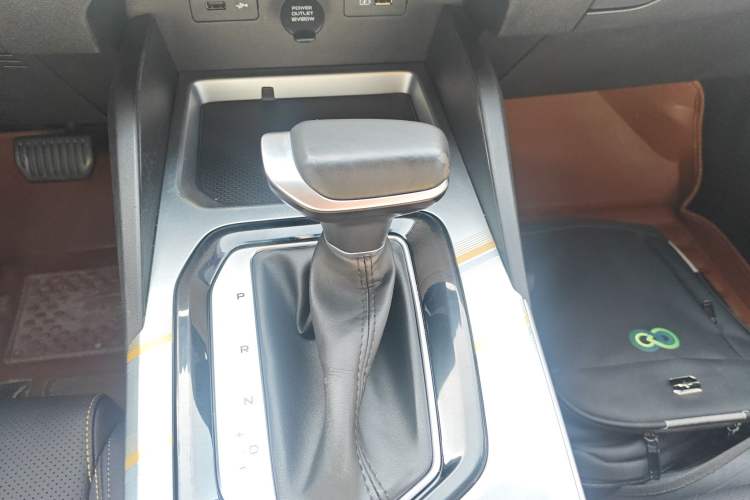 Used Geely Auto Emgrand L 2022 1.4T CVT Flagship Edition Gear Lever