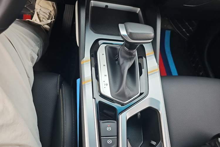 Used Geely Auto Emgrand L 2022 1.4T CVT Flagship Edition Gear Lever