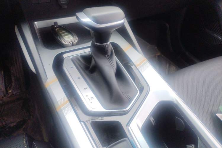 Used Geely Auto Emgrand L 2022 1.4T CVT Flagship Edition Gear Lever