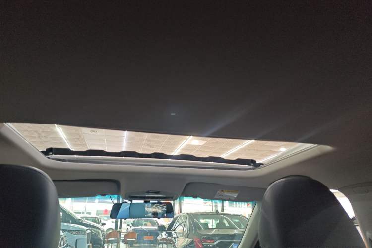 Used Geely Auto Emgrand L 2022 1.4T CVT Flagship Edition Headliner