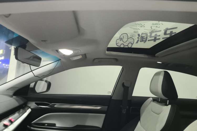 Used Geely Auto Emgrand L 2022 1.4T CVT Flagship Edition Headliner