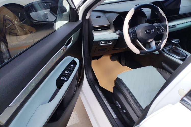 Used Geely Auto Emgrand L 2022 1.4T CVT Ultimate Model Interior 2