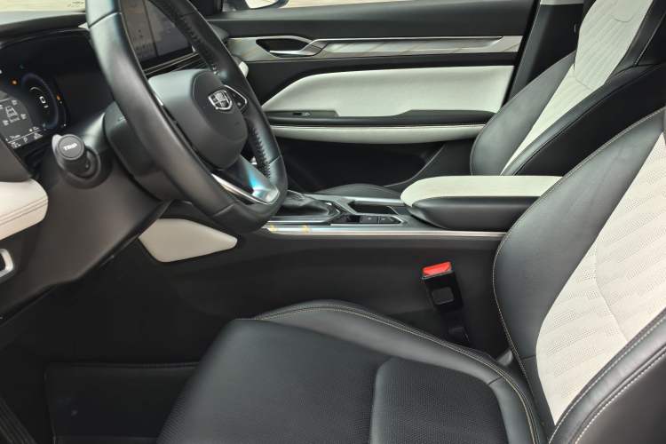 Used Geely Auto Emgrand L 2022 1.4T CVT Flagship Edition Interior 2