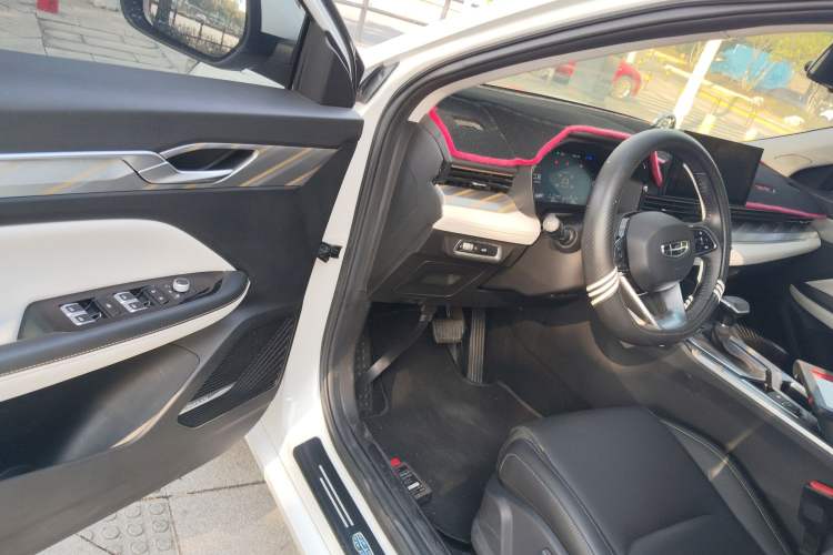 Used Geely Auto Emgrand L 2022 1.4T CVT Flagship Edition Interior 3