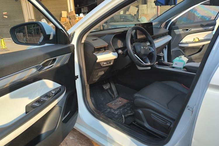 Used Geely Auto Emgrand L 2022 1.4T CVT Flagship Edition Interior 3