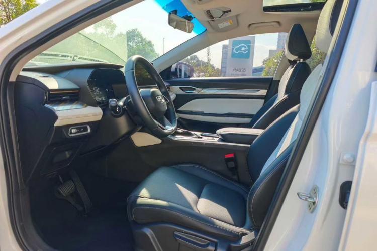 Used Geely Auto Emgrand L 2022 1.4T CVT Flagship Edition Interior 3