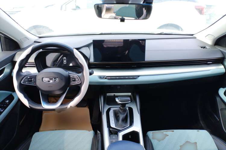 Used Geely Auto Emgrand L 2022 1.4T CVT Ultimate Model Interior 3