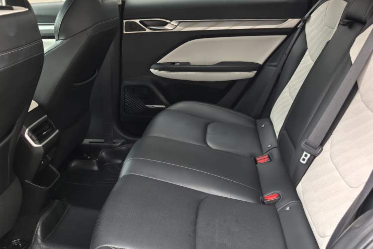 Used Geely Auto Emgrand L 2022 1.4T CVT Flagship Edition Interior 3