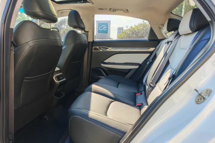Used Geely Auto Emgrand L 2022 1.4T CVT Flagship Edition Interior 4
