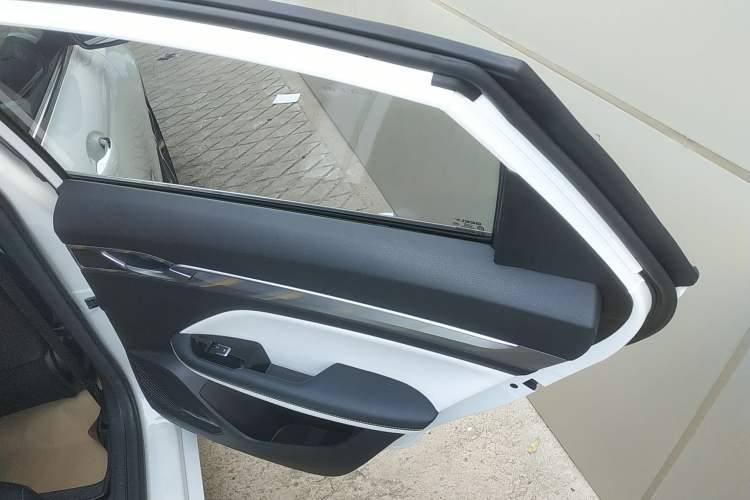 Used Geely Auto Emgrand L 2022 1.4T CVT Flagship Edition Interior 5