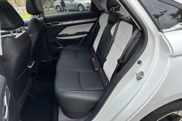 Used Geely Auto Emgrand L 2022 1.4T CVT Flagship Edition Interior 7