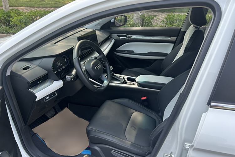 Used Geely Auto Emgrand L 2022 1.4T CVT Flagship Edition Interior 9