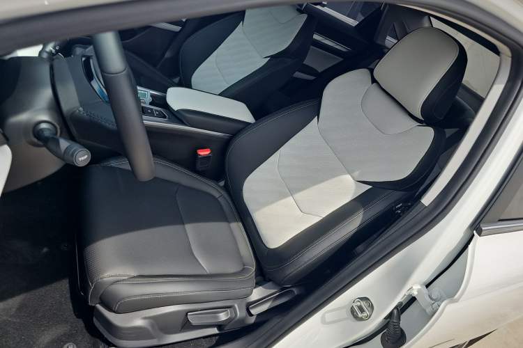 Used Geely Auto Emgrand L 2022 1.4T CVT Flagship Edition Left Front Seat