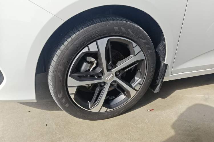 Used Geely Auto Emgrand L 2022 1.4T CVT Flagship Edition Left Front Wheel Hub