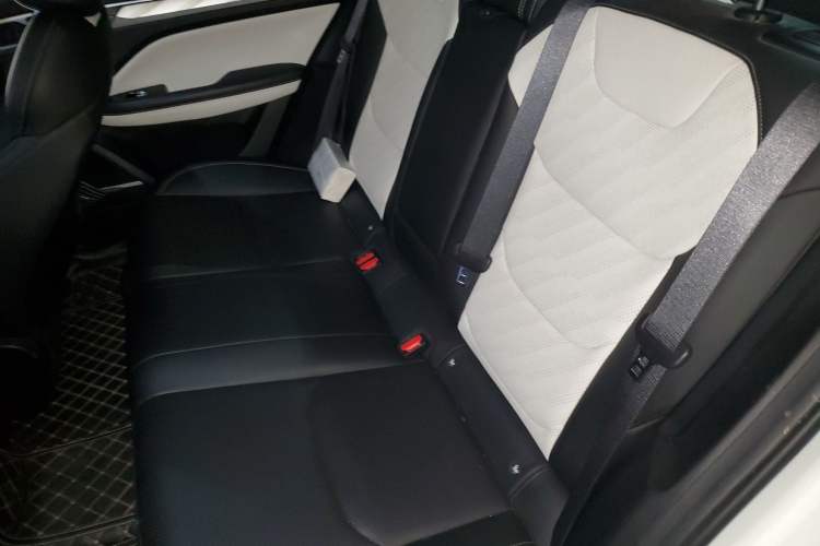 Used Geely Auto Emgrand L 2022 1.4T CVT Flagship Edition Left Rear Seat