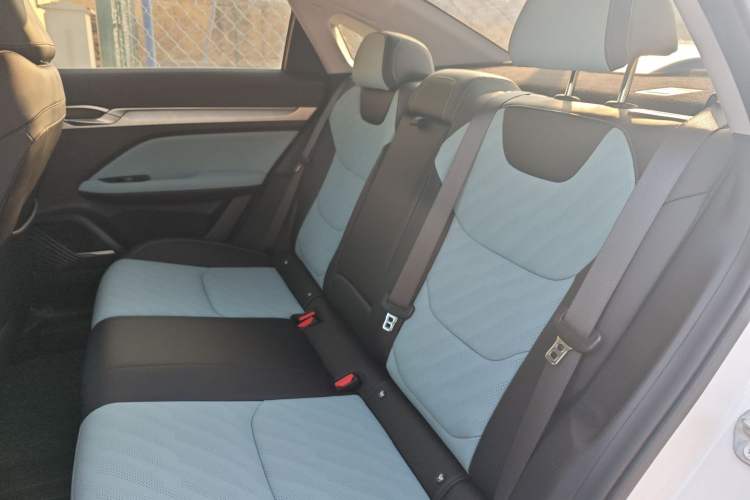 Used Geely Auto Emgrand L 2022 1.4T CVT Ultimate Model Left Rear Seat