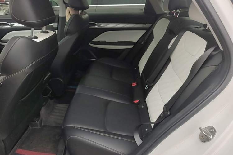 Used Geely Auto Emgrand L 2022 1.4T CVT Flagship Edition Left Rear Seat