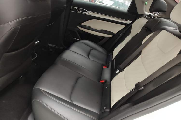 Used Geely Auto Emgrand L 2022 1.4T CVT Flagship Edition Left Rear Seat