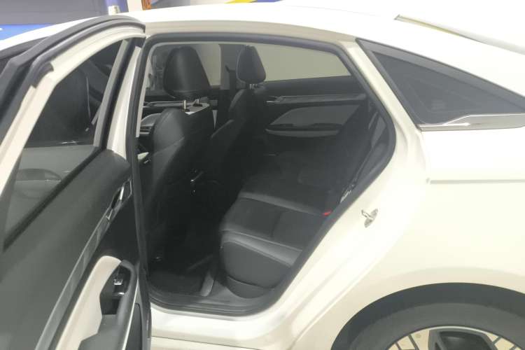 Used Geely Auto Emgrand L 2022 1.4T CVT Flagship Edition Left Rear Seat