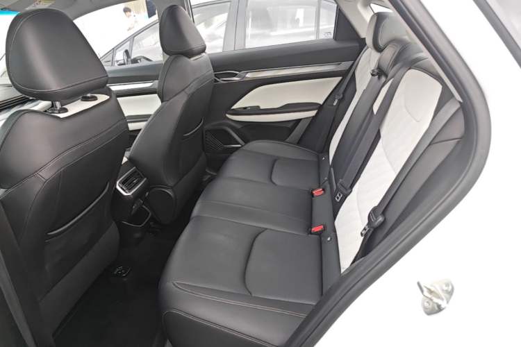 Used Geely Auto Emgrand L 2022 1.4T CVT Flagship Edition Left Rear Seat