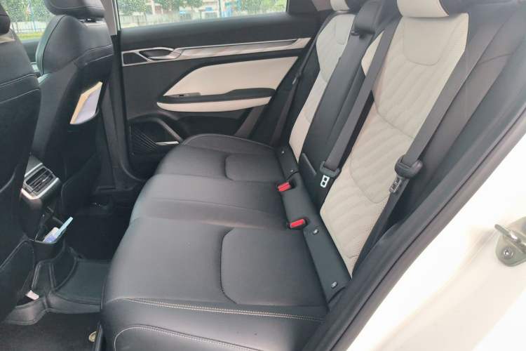 Used Geely Auto Emgrand L 2022 1.4T CVT Flagship Edition Left Rear Seat