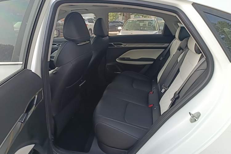 Used Geely Auto Emgrand L 2022 1.4T CVT Flagship Edition Left Rear Seat