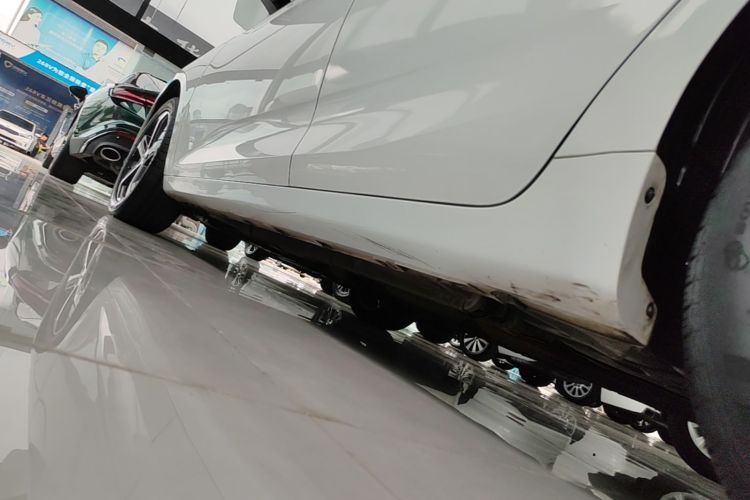 Used Geely Auto Emgrand L 2022 1.4T CVT Ultimate Model Left Side Sill