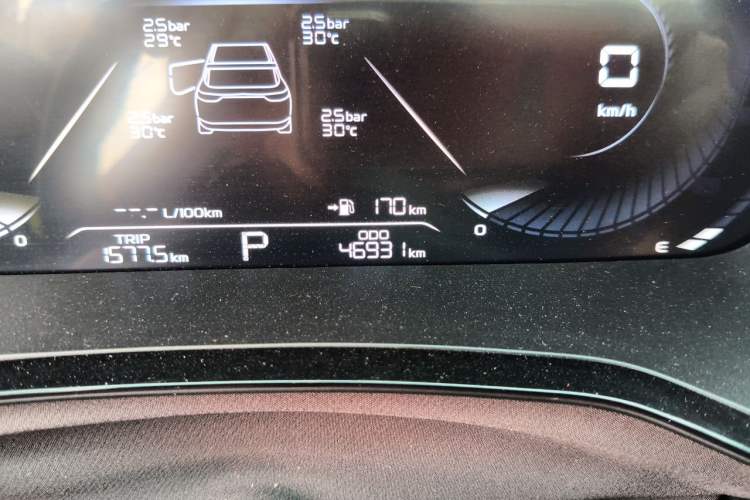 Used Geely Auto Emgrand L 2022 1.4T CVT Flagship Edition Odometer Close Up