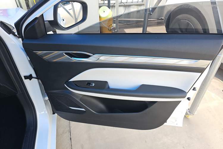 Used Geely Auto Emgrand L 2022 1.4T CVT Flagship Edition Right Front Door Interior