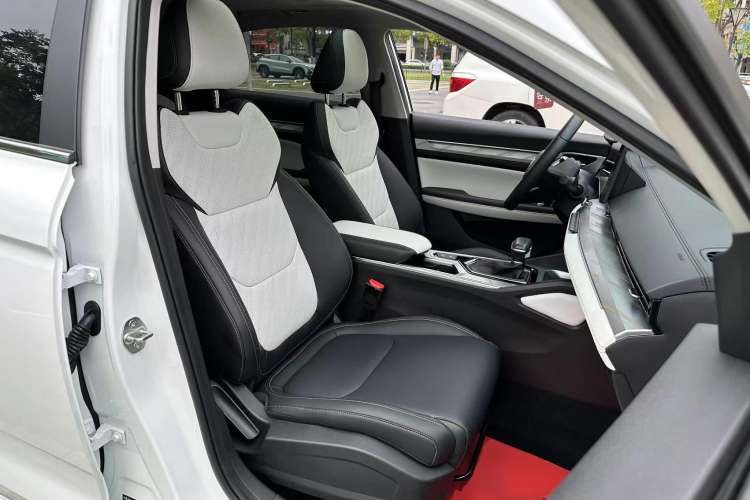 Used Geely Auto Emgrand L 2022 1.4T CVT Flagship Edition Right Front Seat