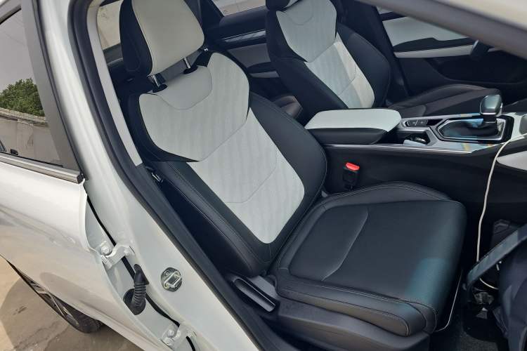 Used Geely Auto Emgrand L 2022 1.4T CVT Flagship Edition Right Front Seat