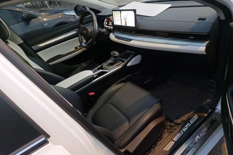 Used Geely Auto Emgrand L 2022 1.4T CVT Flagship Edition Right Front Seat