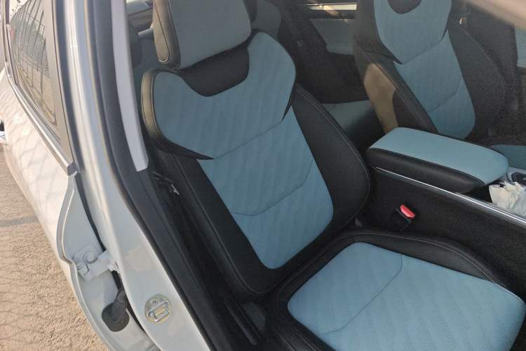 Used Geely Auto Emgrand L 2022 1.4T CVT Ultimate Model Right Front Seat
