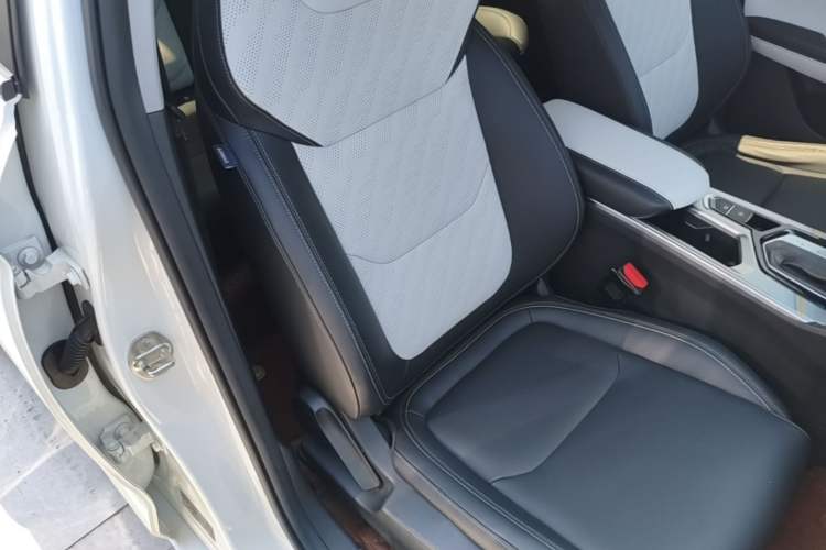 Used Geely Auto Emgrand L 2022 1.4T CVT Flagship Edition Right Front Seat