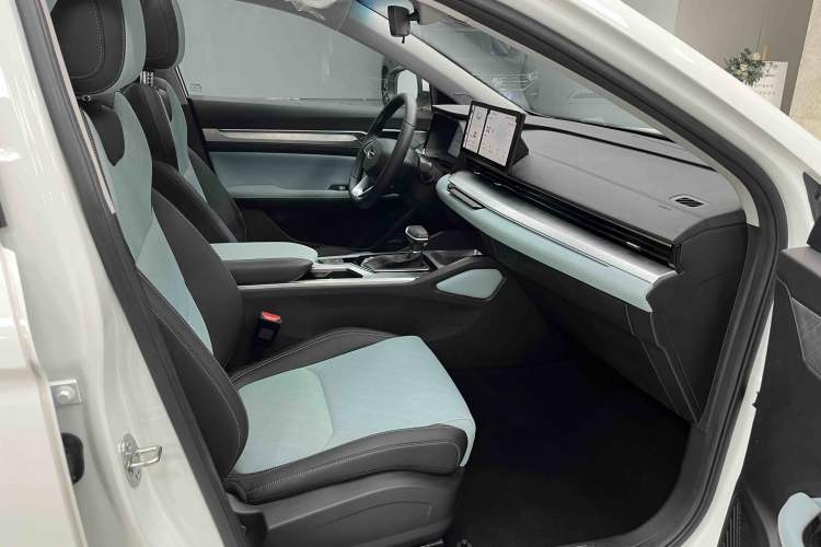 Used Geely Auto Emgrand L 2022 1.4T CVT Ultimate Model Right Front Seat