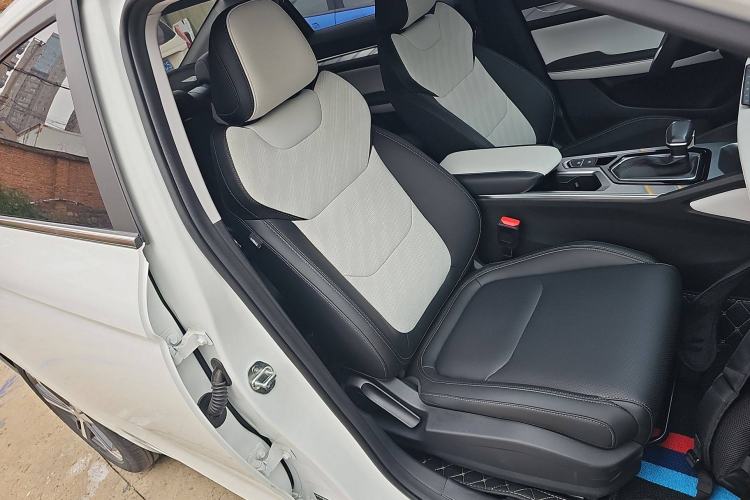 Used Geely Auto Emgrand L 2022 1.4T CVT Flagship Edition Right Front Seat