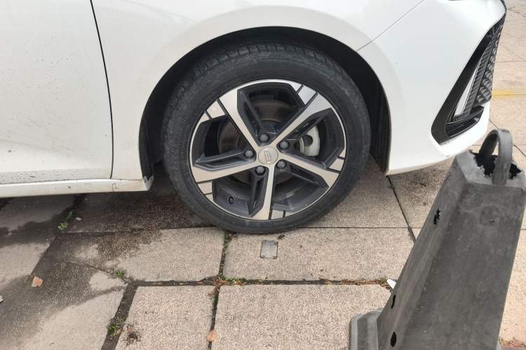 Used Geely Auto Emgrand L 2022 1.4T CVT Flagship Edition Right Front Wheel Hub