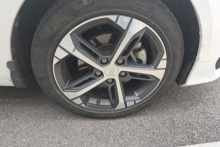 Used Geely Auto Emgrand L 2022 1.4T CVT Flagship Edition Right Front Wheel Hub