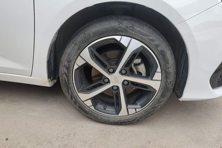 Used Geely Auto Emgrand L 2022 1.4T CVT Flagship Edition Right Front Wheel Hub