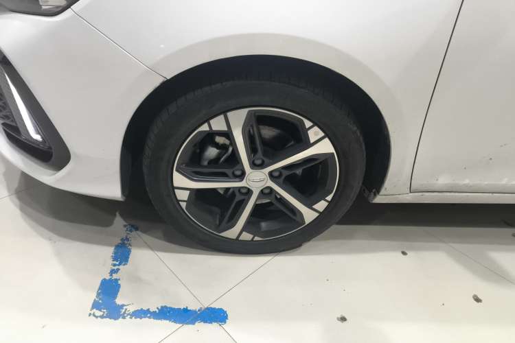 Used Geely Auto Emgrand L 2022 1.4T CVT Flagship Edition Right Front Wheel Hub