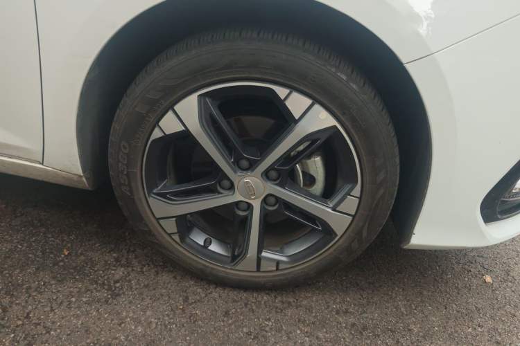 Used Geely Auto Emgrand L 2022 1.4T CVT Ultimate Model Right Front Wheel Hub