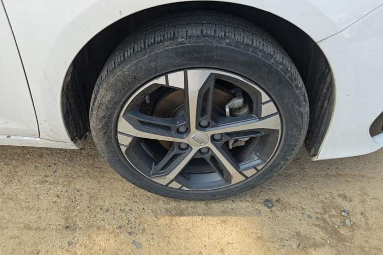 Used Geely Auto Emgrand L 2022 1.4T CVT Ultimate Model Right Front Wheel Hub